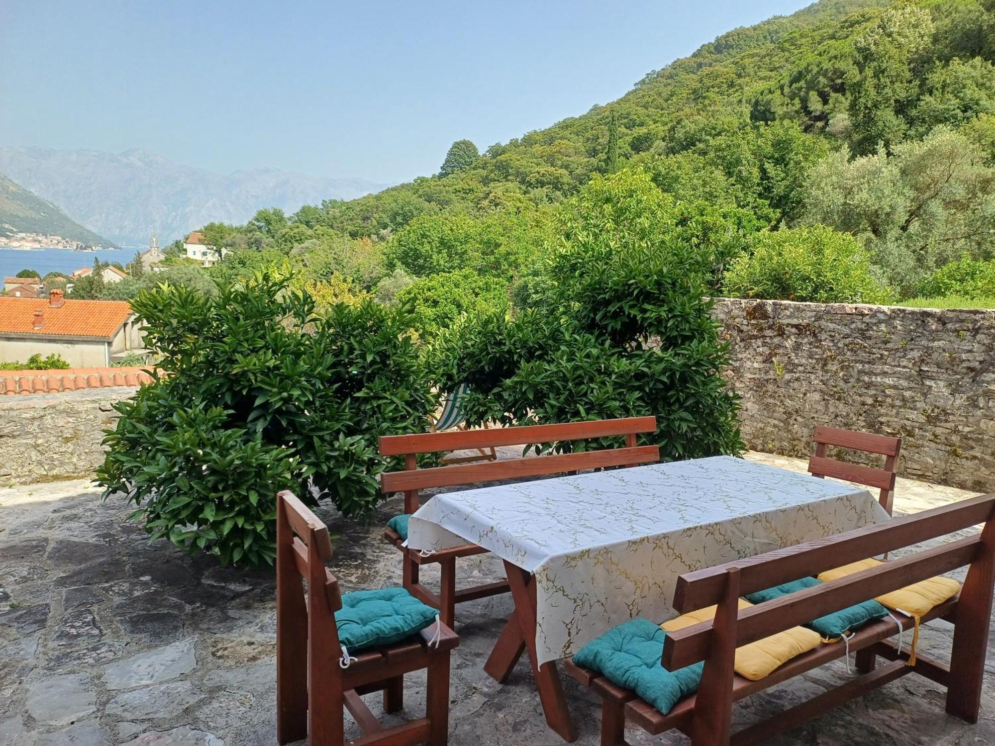 Guest House Maza Cattaro Esterno foto